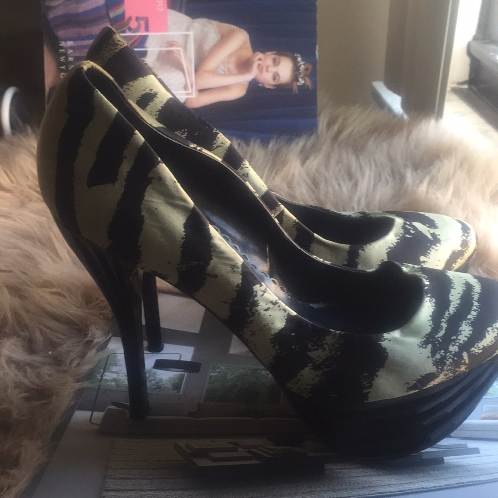 🛍🛍 BEBE🛍🛍🛍 - Picture 4 of 8